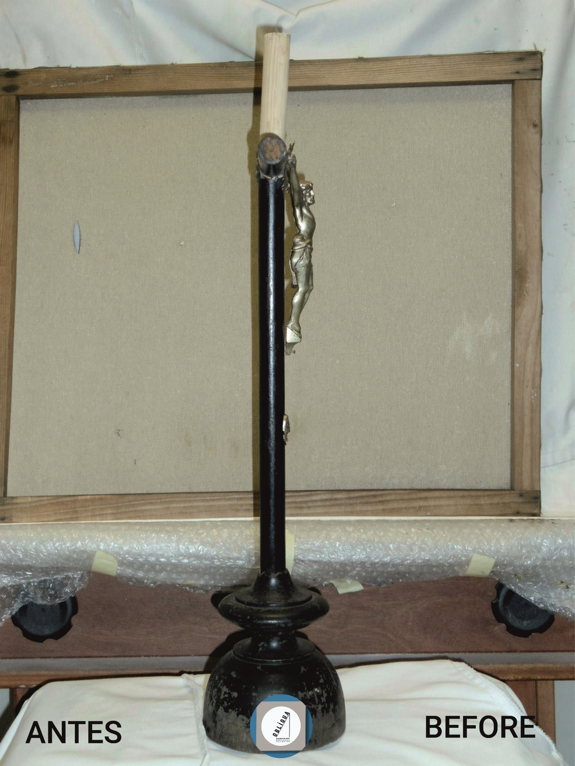 crucifixo com Cristo em metal1.7B.jpg